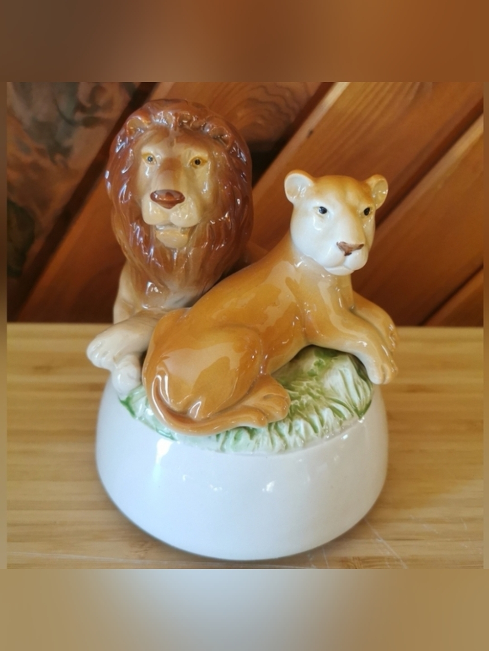 Vintage Otagiri “Born Free” Lions Music Box